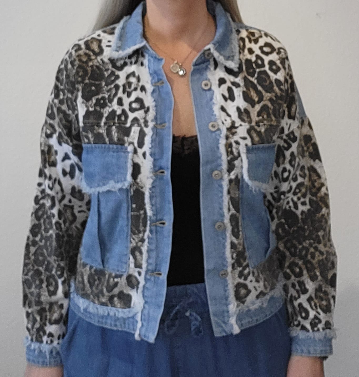 Jeansjacke "Streetart"AA-Breite 60cm/ Länge 58cm/ Armlänge 58 cm AA-Breite 63cm / Länge 61 cm/ Armlänge 58cm