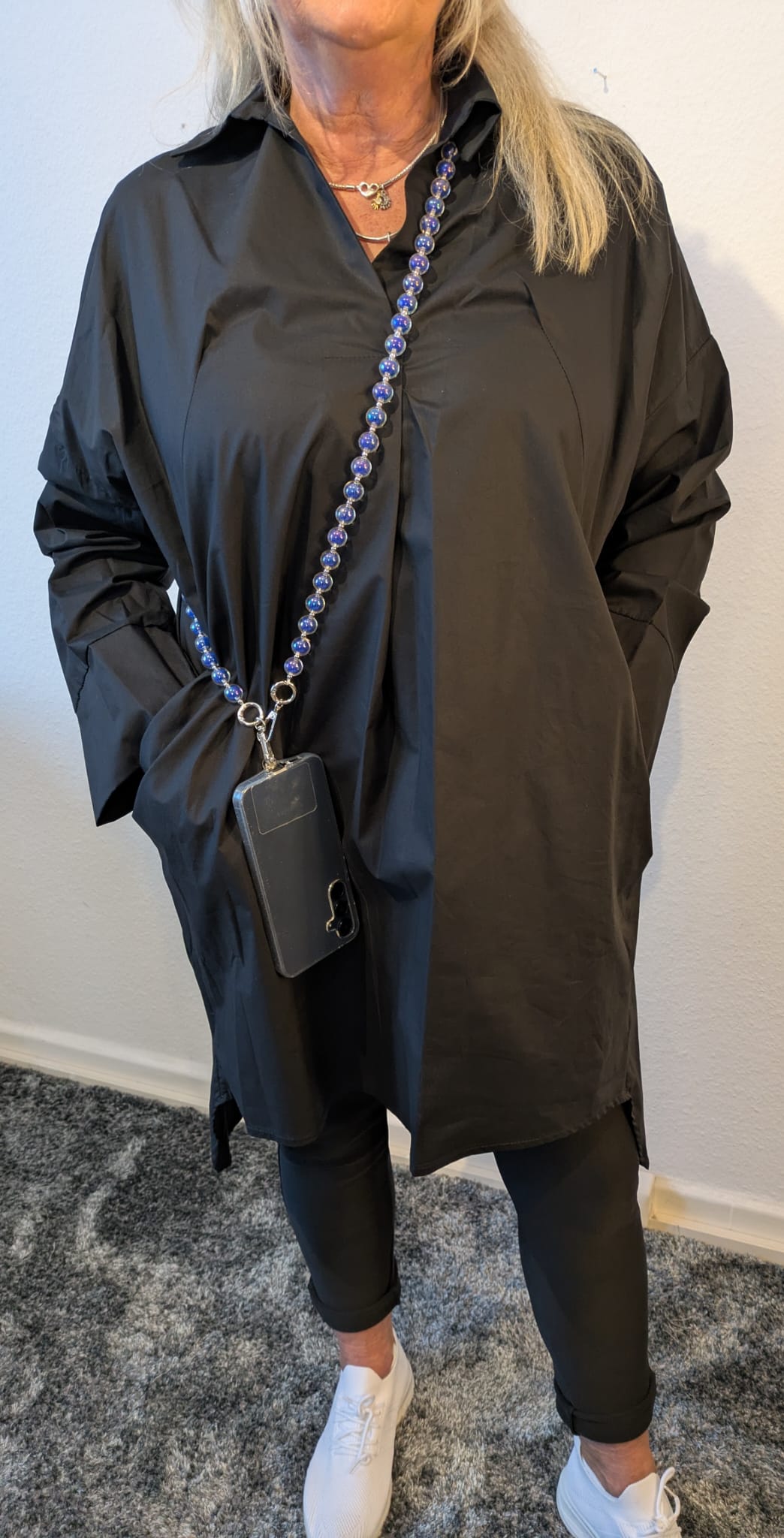 Bluse extra lang mit Taschenschwarz