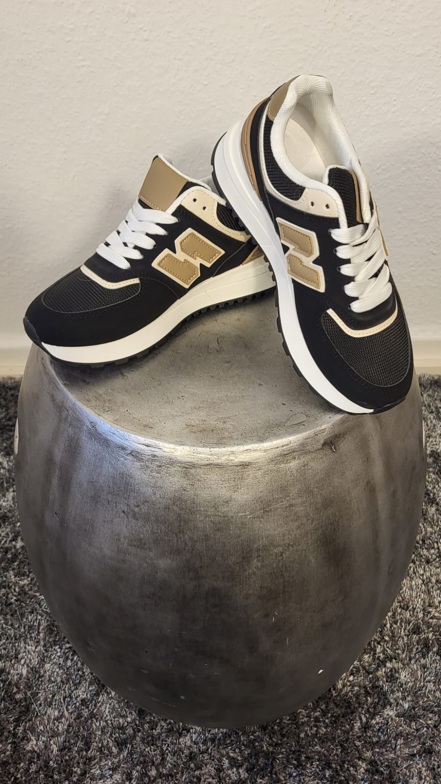 Sneaker schwarz/beige36