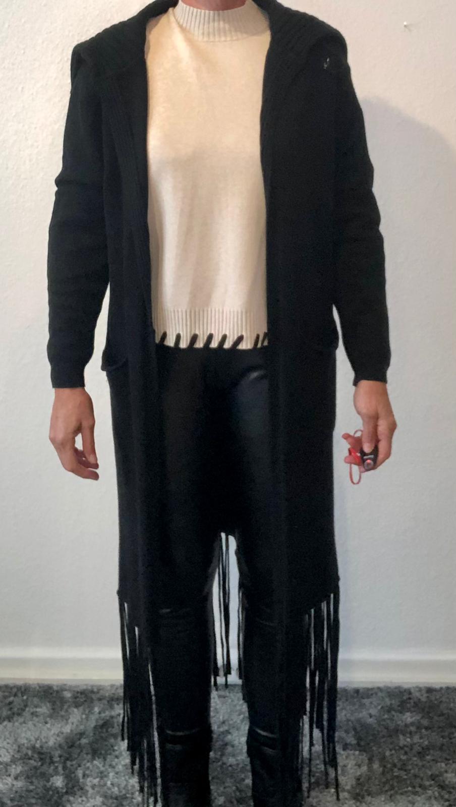 Strickjacke Fransen schwarz
